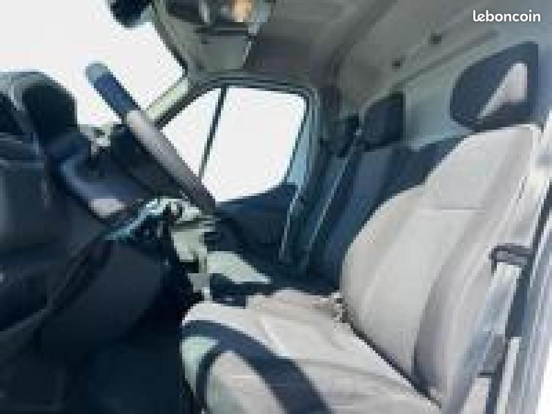 Renault Master Fg F3500 L2H2 2.3 Blue dCi 135ch Confort Euro6E (image 8)
