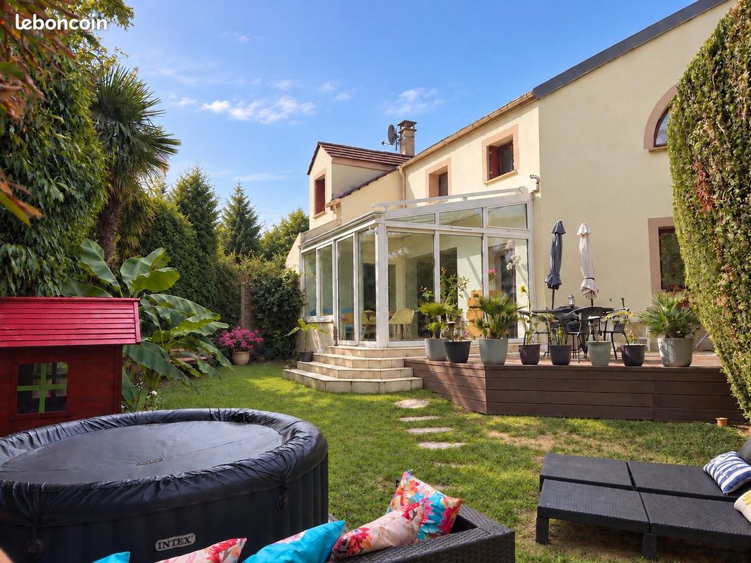 Maison 6 pièces 140 m² · au Plessis-Trévise · 140 m² · 449 500 €