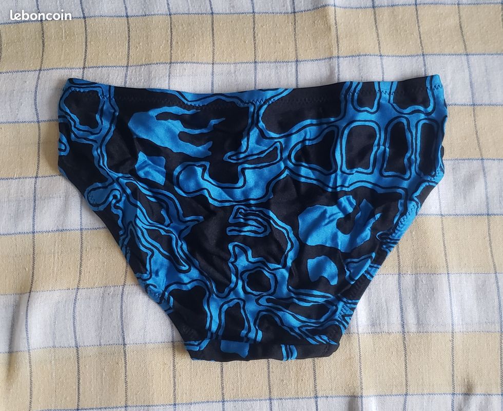 Maillot de Bain. Garçon. 8 ans (image 2)