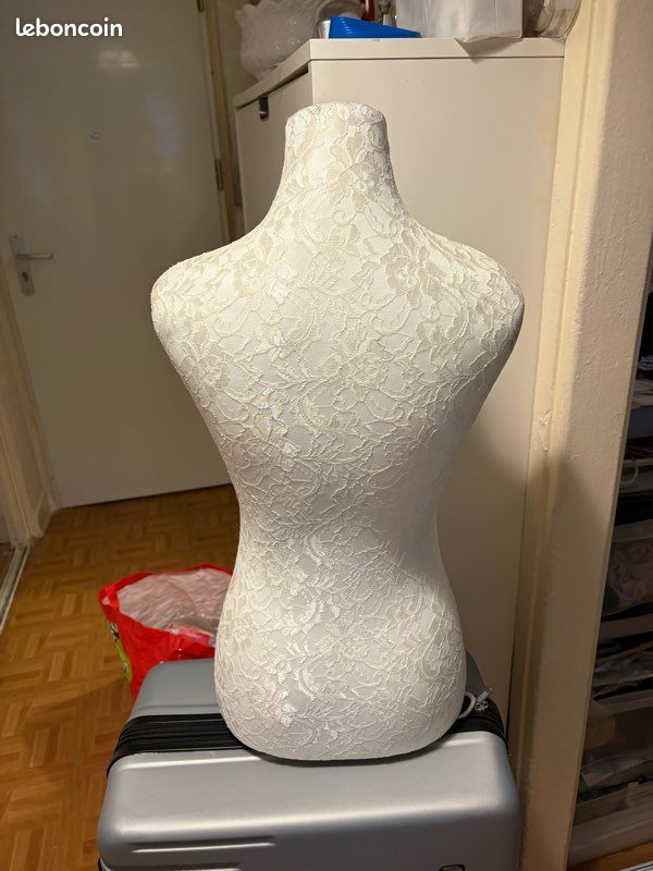 Buste de mannequin (image 2)