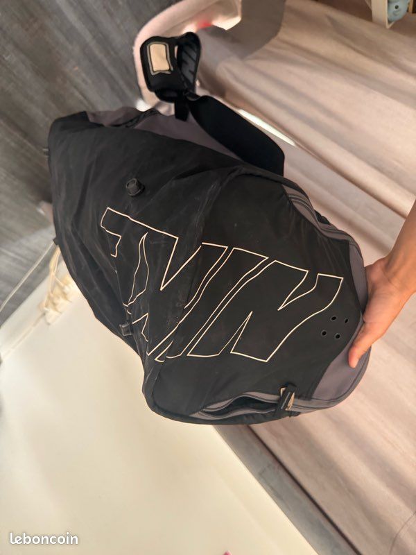 Sac de voyage ou sport Nike (image 4)