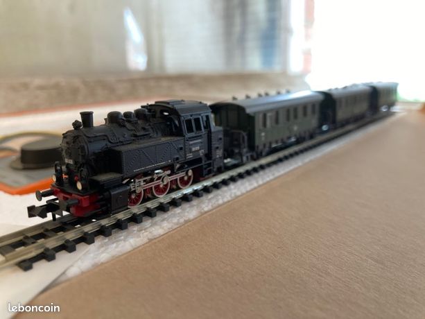 Roco 51259 BR 80 avec train de voyageurs et marchandises - francis miniatures
