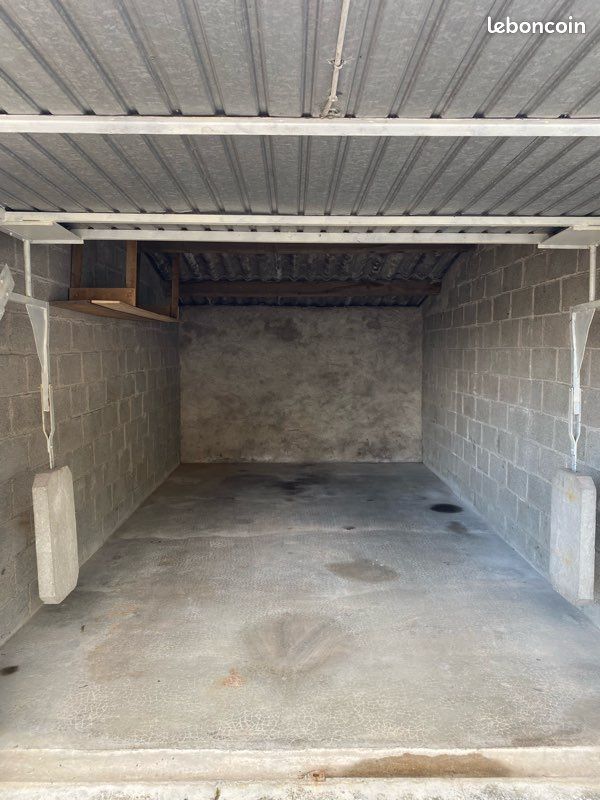 Garage/Box à Louer · à Joinville · 50 €