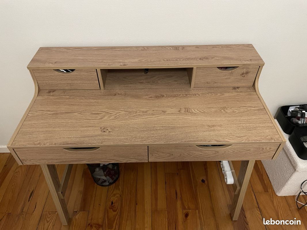 Bureau / Coiffeuse 4 tiroirs – comme neuf (6 mois) – imitation chêne (image 4)
