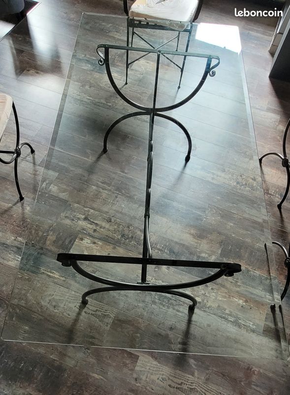 Table en verre et fer forgé (image 2)
