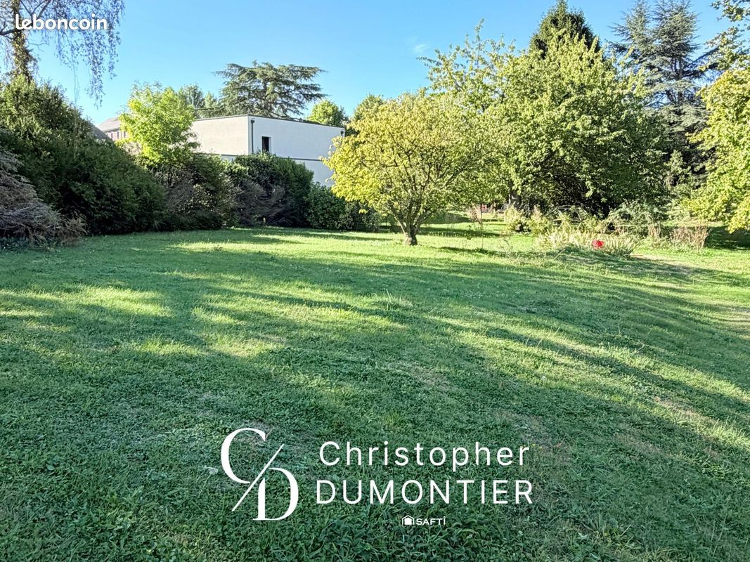 Terrain 1090 m² · à Mont-Saint-Aignan · 1 090 m² · 175 000 €
