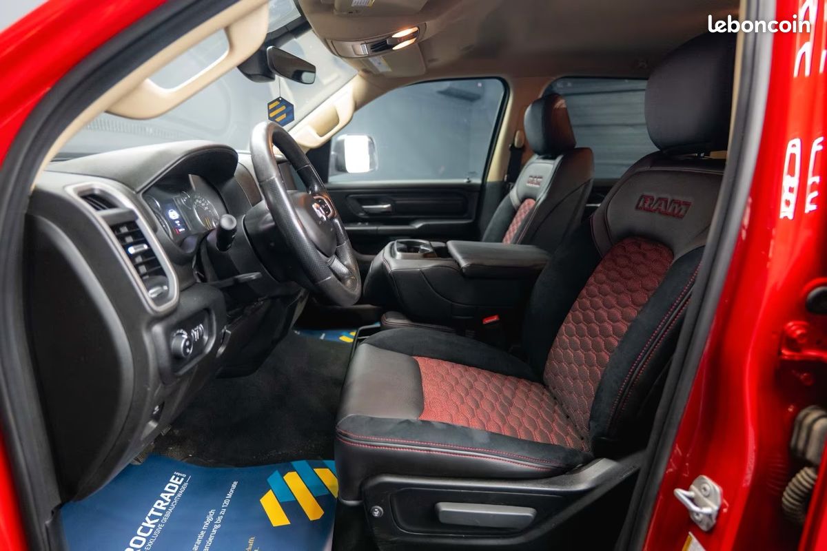 Dodge RAM 1500 Red Devil Long Bed 5.7 V8 HEMI 401 ch 4x4 – Night Pack – Offroad (image 30)