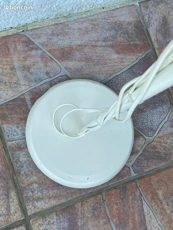 Lampadaire 2 têtes sur pied blanc avec ampoules led (image 3)