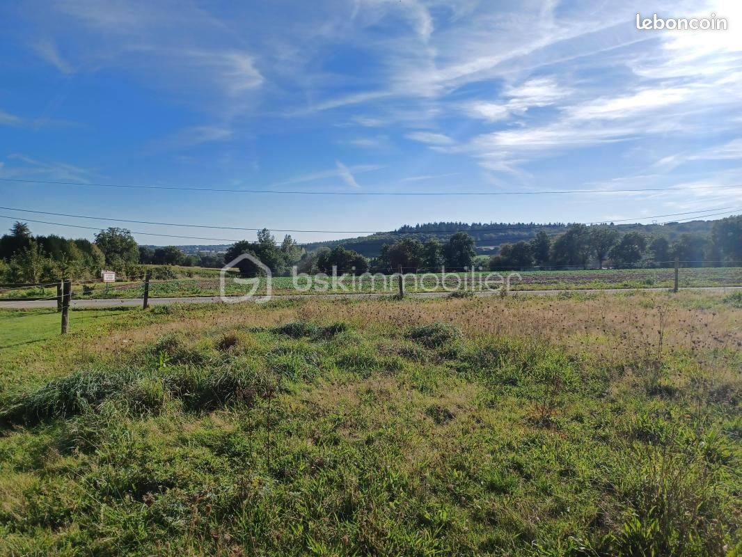 Terrain 1000 m² · à Saint-Georges-Buttavent · 34 499 €