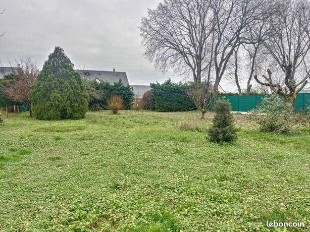 Terrain 946 m² ESVRES