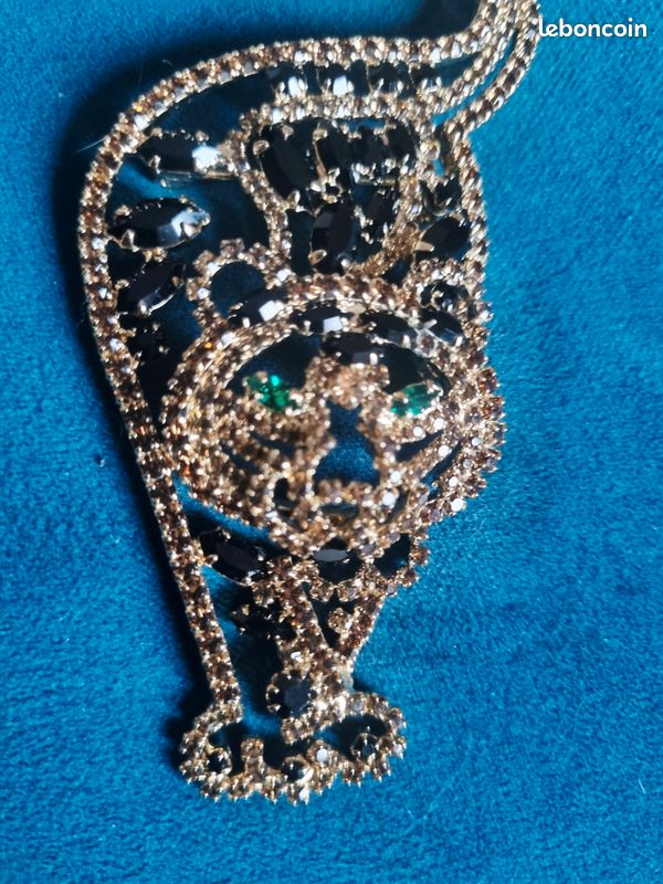 Broche Vintage Framboisine Paris Panthère - Superbe Bijou Occasion, Idéal Pour Collectionneurs