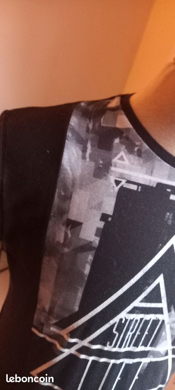 Tee shirt noir long fantaisie taille M (image 4)