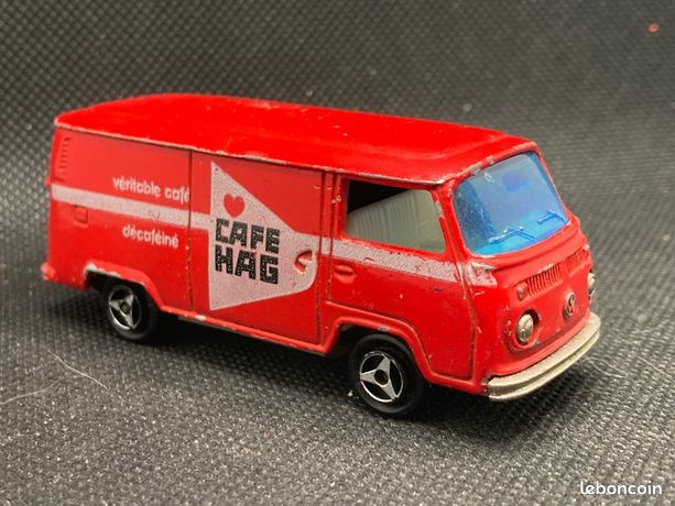 MAJORETTE N°244, FOURGON Volkswagen ambulance, 1/60e EUR 40,00 - FR