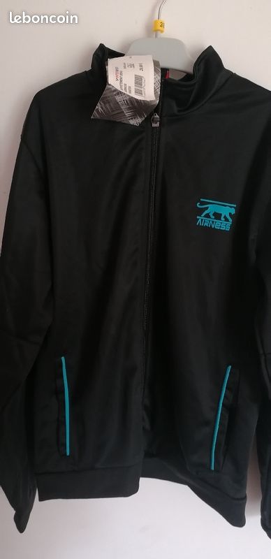Vêtements sports enfants (image 1)