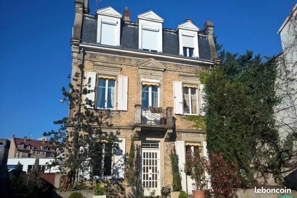 Maison 9 pièces 213 m² · à Strasbourg · 213 m² · 2 900 €