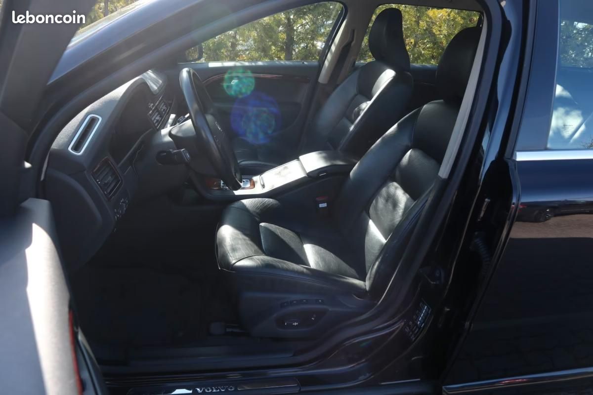 Volvo V70 3.2 SUMMUM 238 CH BVA - RADAR DE RECUL ISOFIX SYSTEME NAVIGATION (image 12)