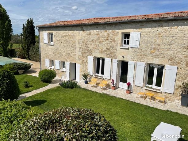 Maison plain-pied 8 pièces 233m2