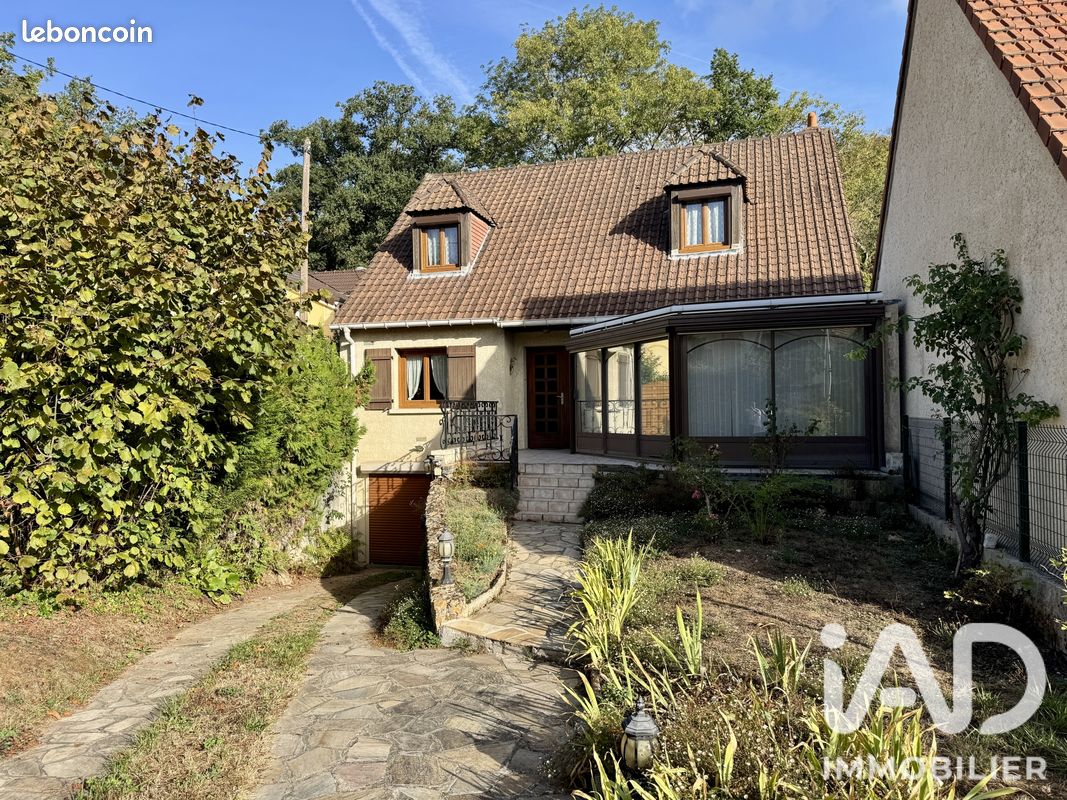 Maison 6 pièces 118 m² · à Gometz-le-Châtel · 118 m² · 470 000 €