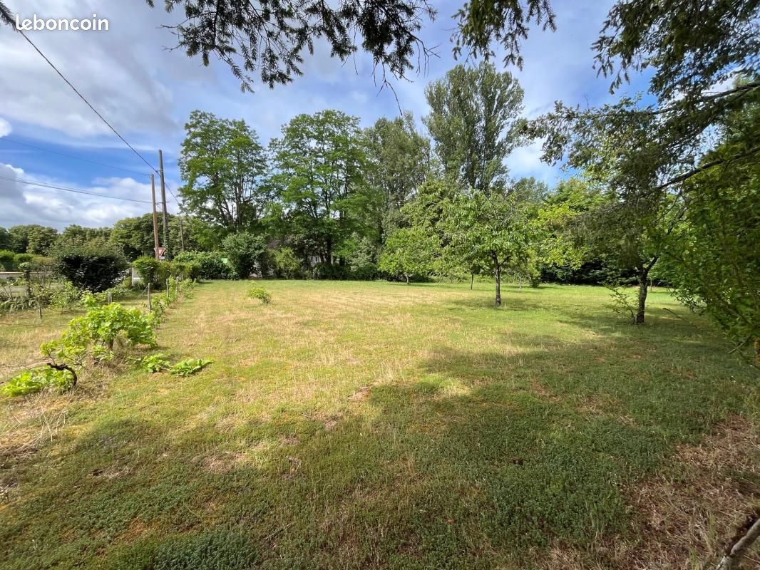 Terrain 1 599 m² Fresnes · 55 000 €