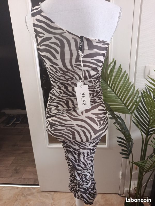 Robe midi moulante NA-KD zébrée asymétrique drapée style soirée taille XXS neuve étiquette (image 5)