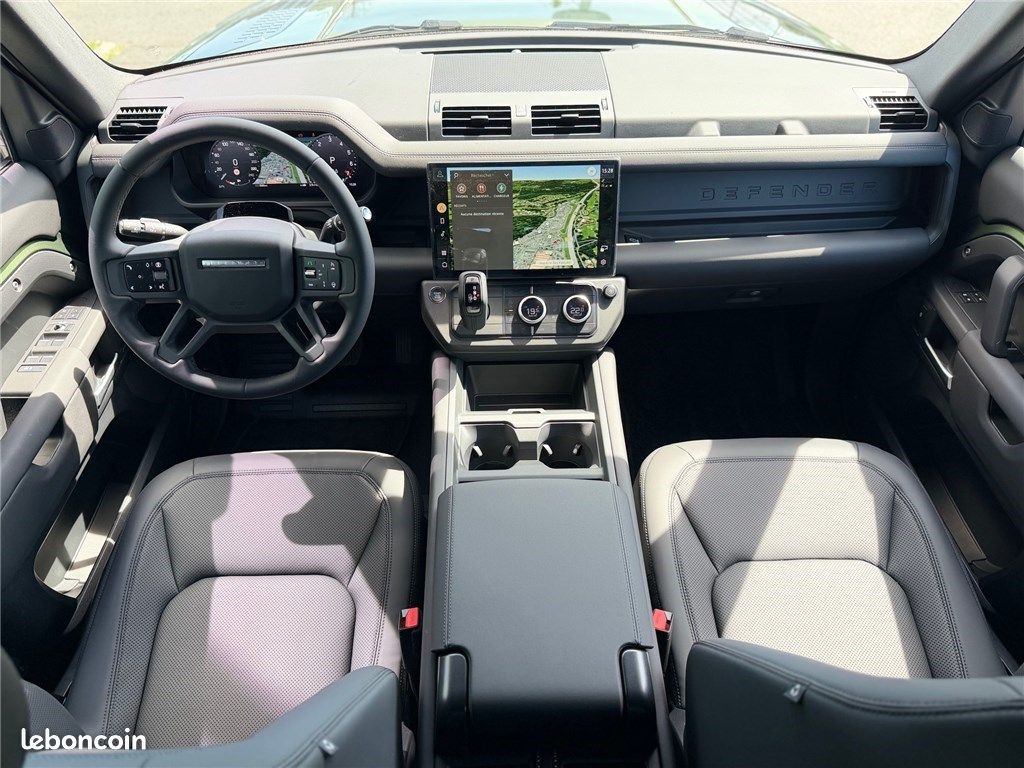Land Rover Defender PHEV 110 X-Dynamic SE (image 13)