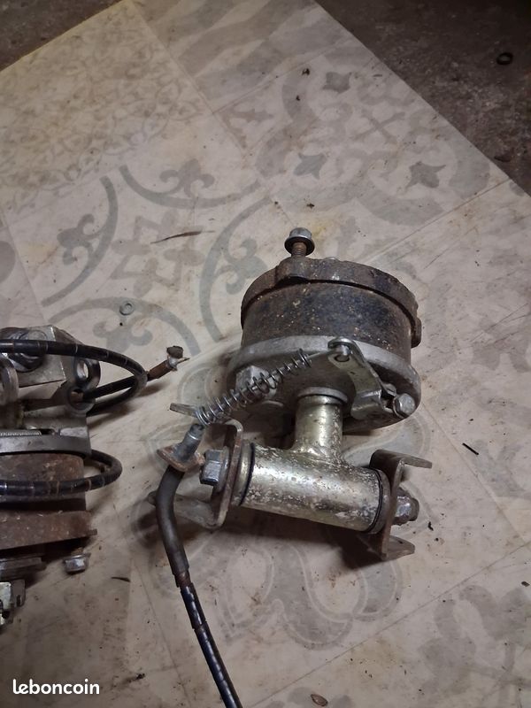 Moyeux et tambour avant quad (image 3)