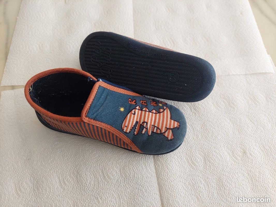 Chaussons garçons taille 29 très bon état Chaussures - Main Image