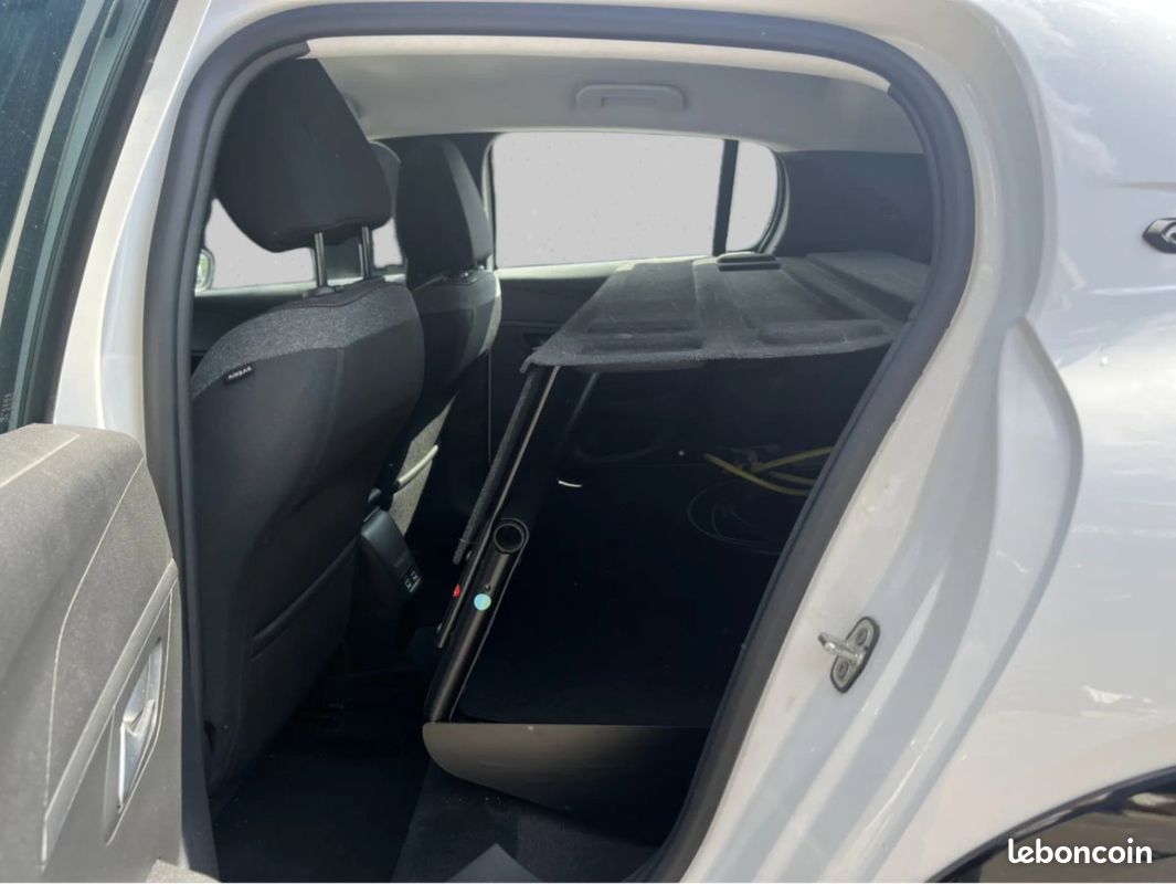 Peugeot 208 (2) Electrique Active Business R (image 12)