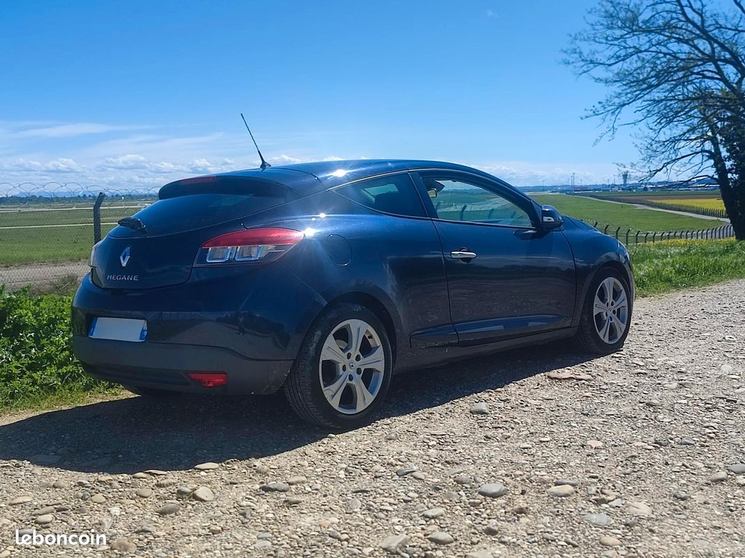 Mégane 3 coupé 1.6 16V (image 2)