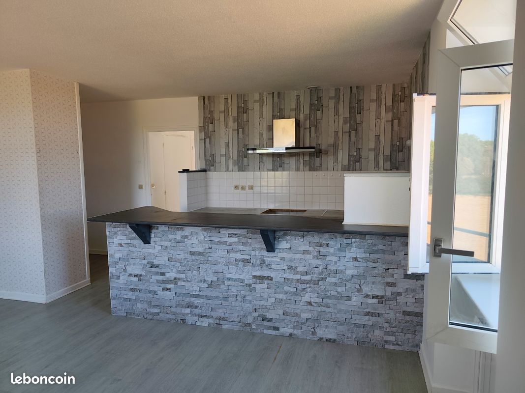 Appartement 3 pièces 69 m² · à Saint-Denis-de-Cabanne · 69 m² · 500 €/mois