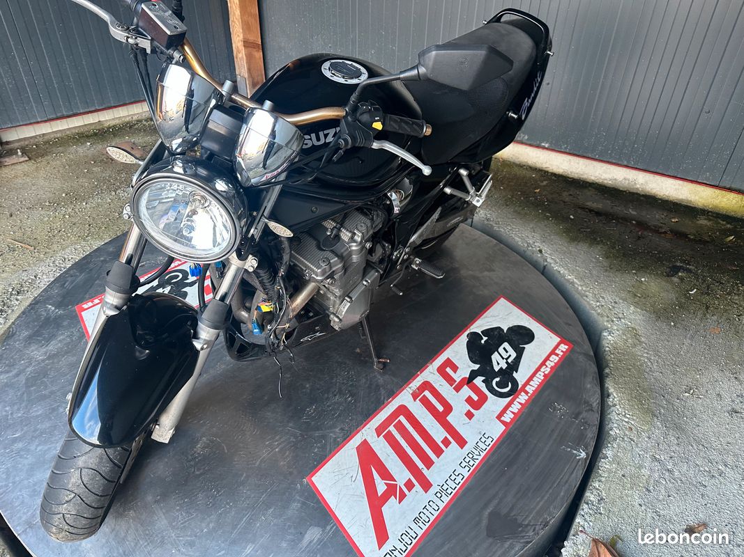 Compatible Avec : Suzuki GSF 600 / S Bandit Année De Construction 2000-04 / GSF 650 / S Bandit Année De Construction 2005-16 Protection De Chaîne Noir Tigre IBEX