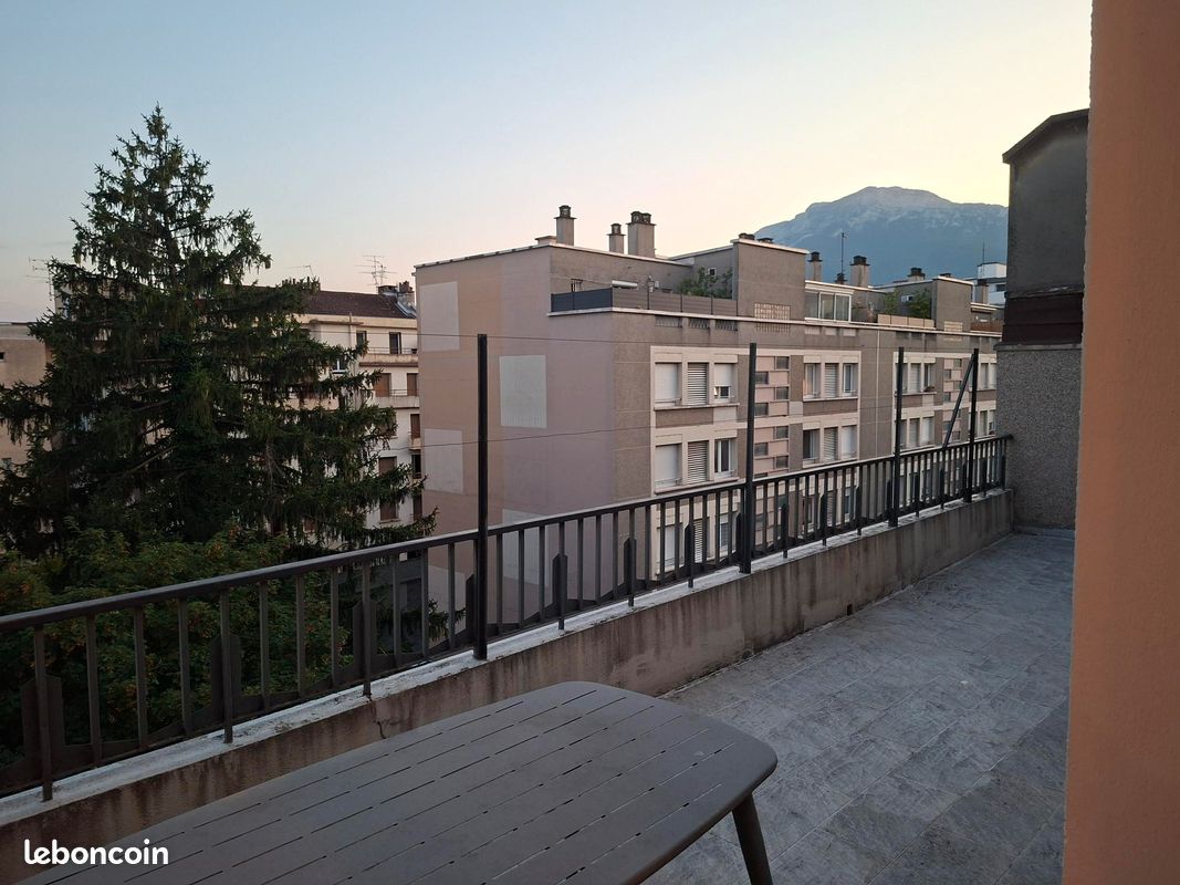 Appartement 4 pièces 75 m² · à Grenoble · 75 m² · 1 270 €