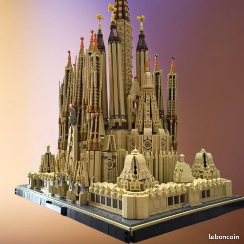 Lego Architecture La Sagrada Familia Set LEGO De La Sagrada Familia – +10  000 Pièces – Complet Remis à