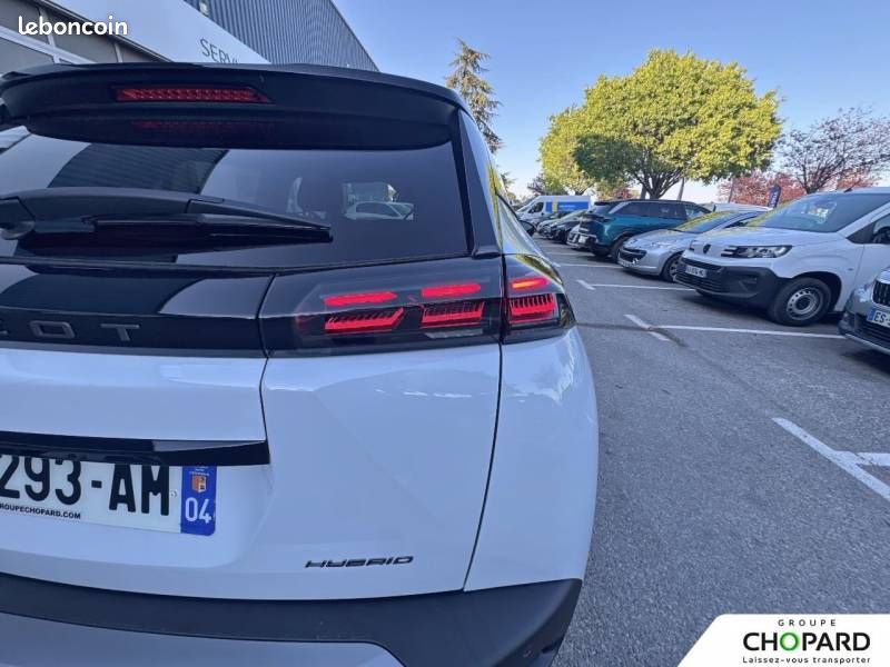 Peugeot 2008 Hybrid 145 e-DCS6 GT Exclusive (image 24)