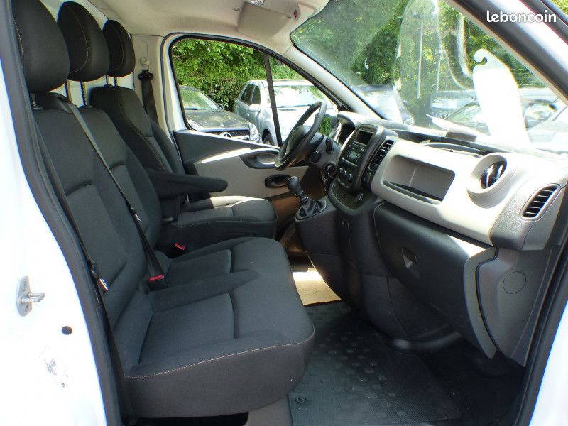 Renault TRAFIC III FG L2H1 1200 1.6 DCI 95CH CONFORT EURO6 (image 12)