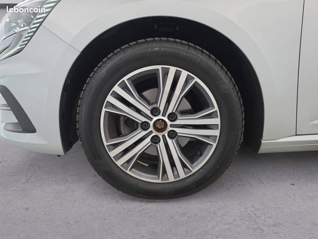 RENAULT Megane IV Berline TCe 140 Evolution (image 19)
