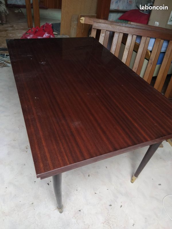 Table formica (image 1)