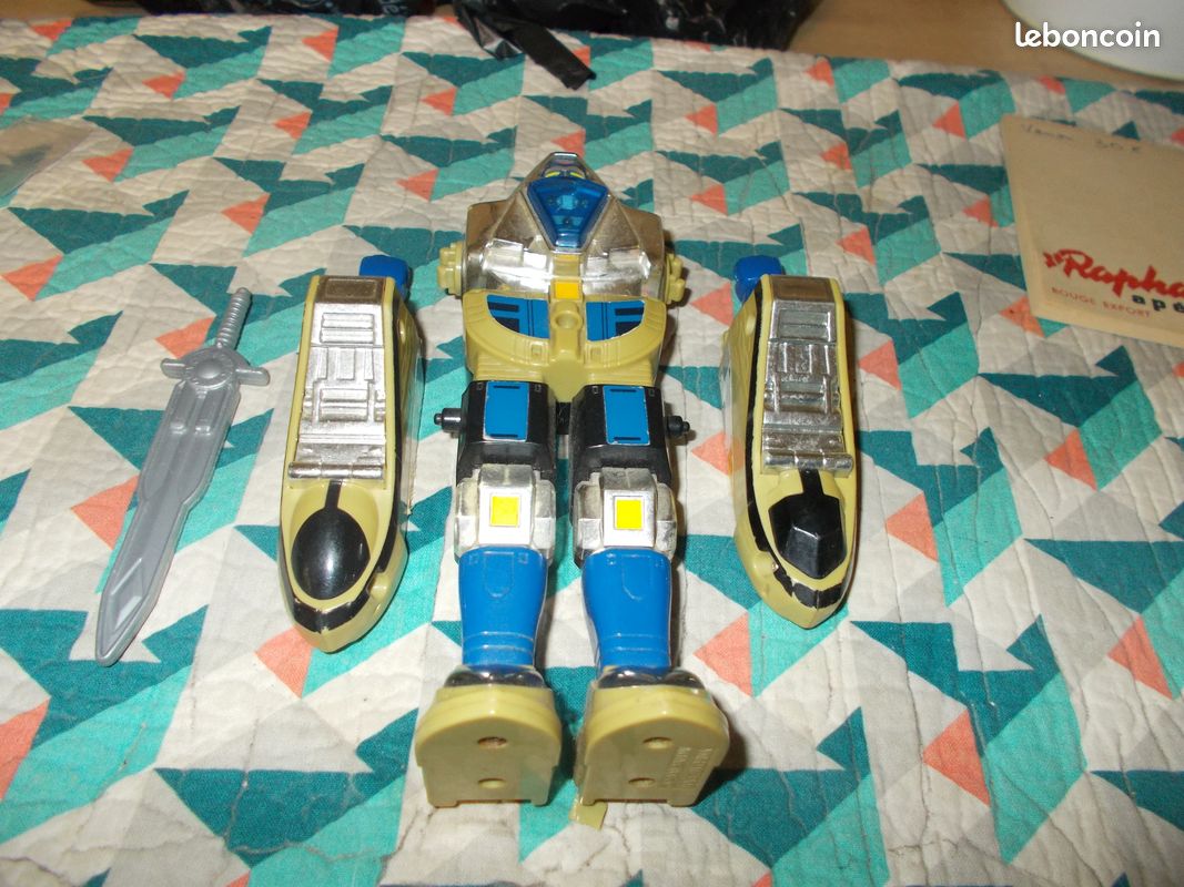 Robot transformer simple avec arme (image 4)