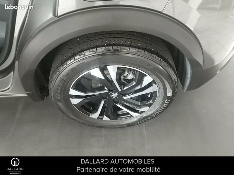 Peugeot 2008 1.2 PureTech 130ch S&S Allure (image 11)