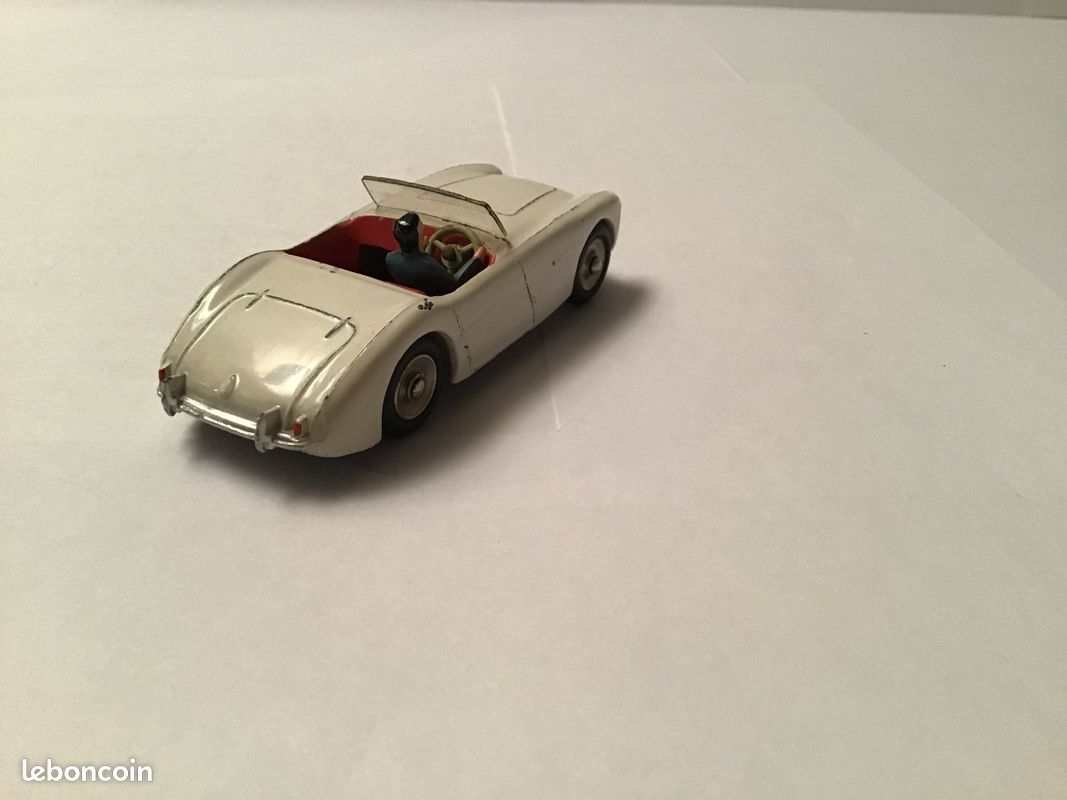Dinky Toys Austin Healey 100 Rouge - Meccano LTD N°103 - 1/43 - 1960 - Occasion