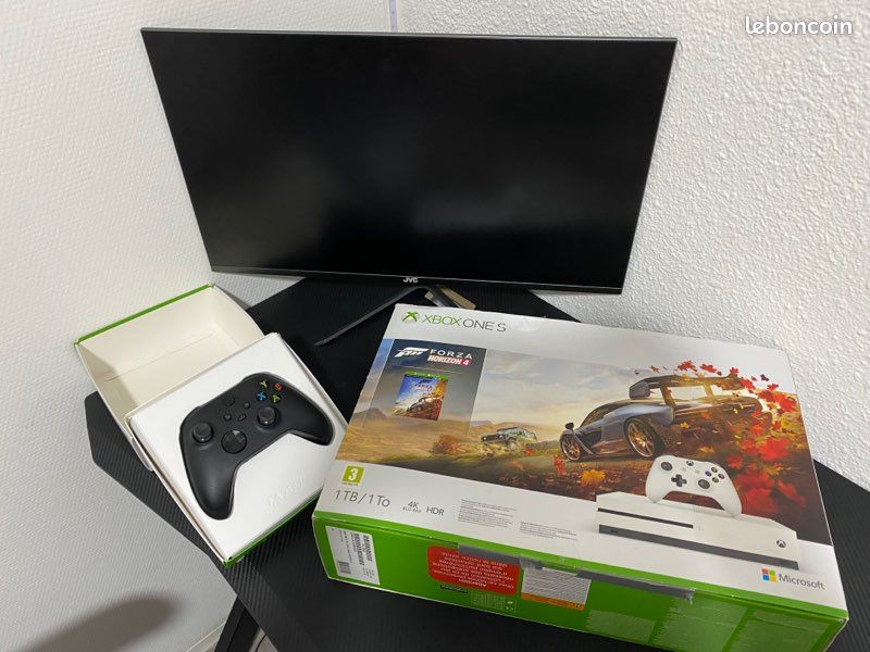 Xbox one s (image 1)
