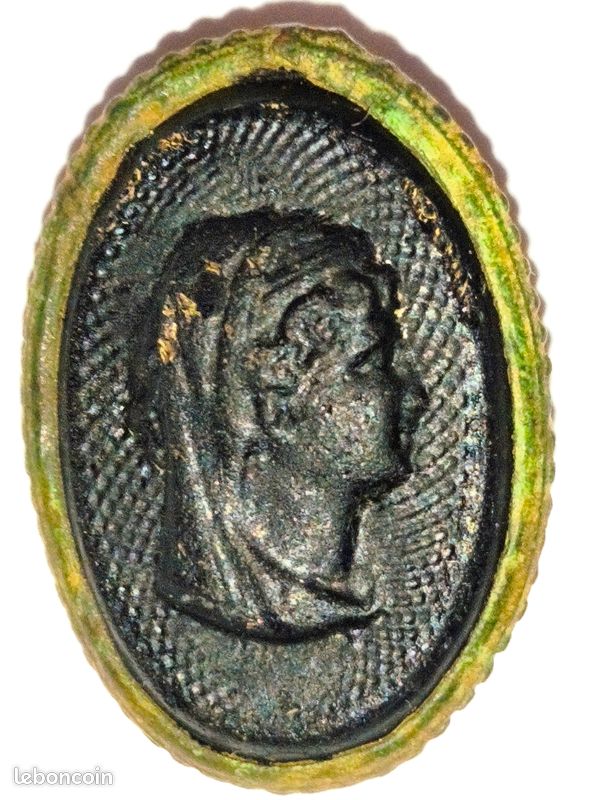 Broche De Deuil Ancienne En Bakélite Noire Pavée De Jais Français Et Billettes - Vintage, Très Bon état
