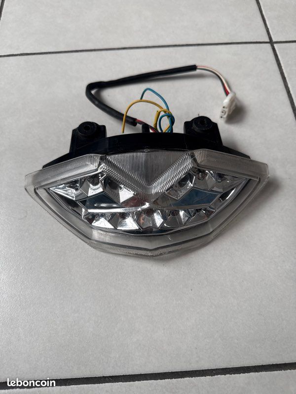 Moto Feu Arrière LED Ajustement Parfait Moto Frein Lampe Remplacement pour Z1000 2010-2013 pour Modification (Transparent