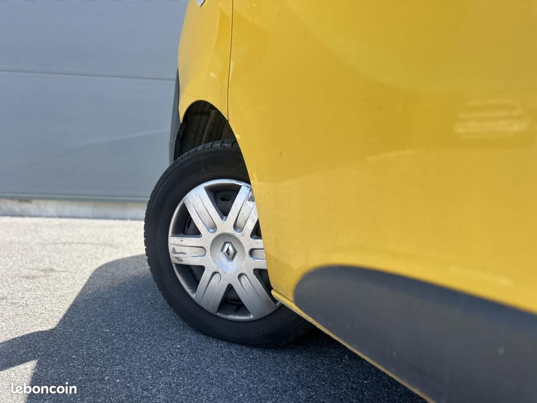 Renault Trafic 1.6 DC1 125 CH BVM6 L2H1 CABINE APPROFONDIE 6 PLACES / MOTEUR A CHAINE (image 17)