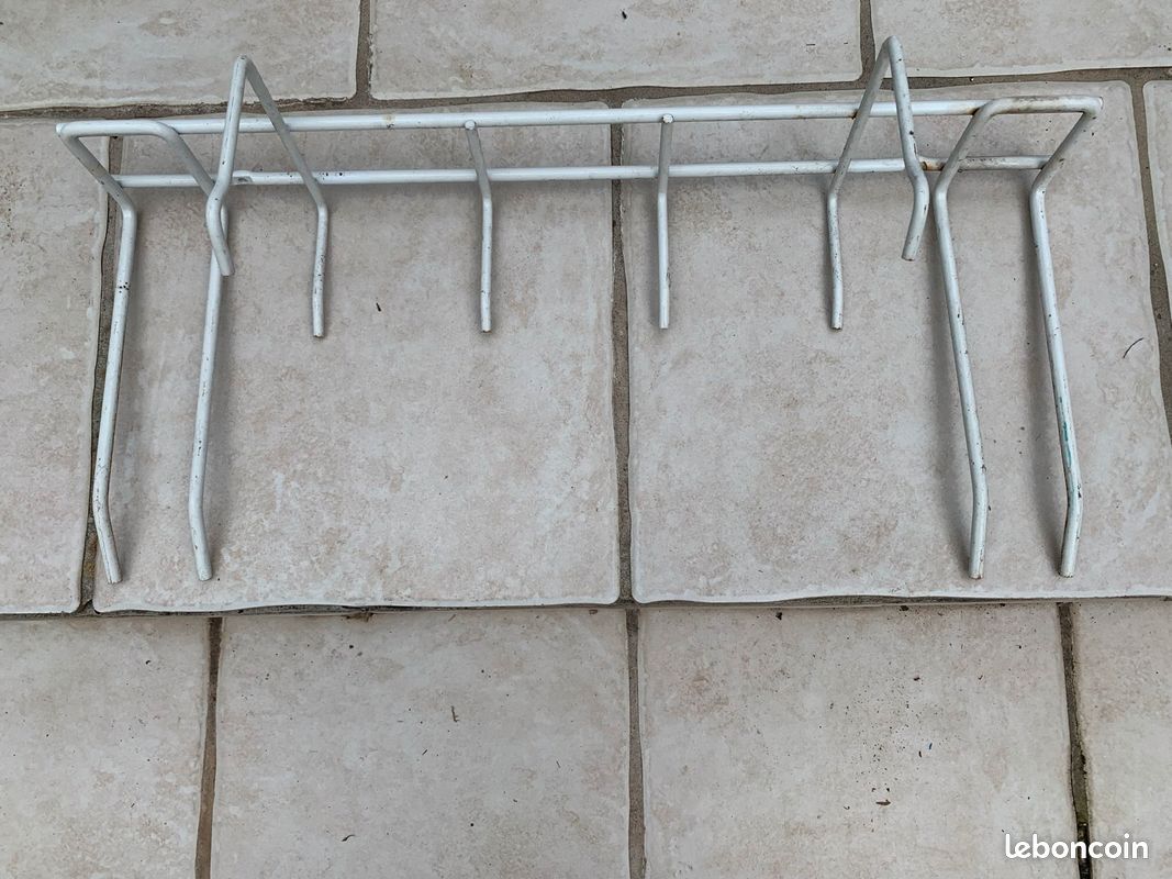 Deux supports pour outils ou accessoires (image 1)