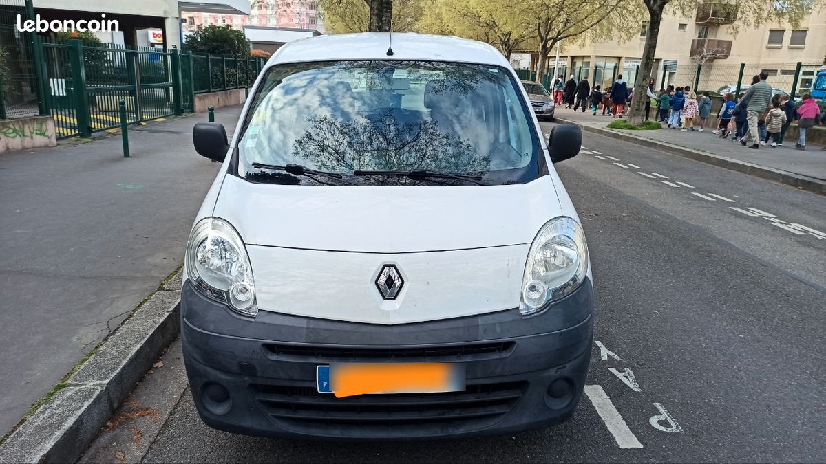 Vend Renault Kangoo 1.5 DCI 75 AUTHENTIQUE 2011 (image 1)