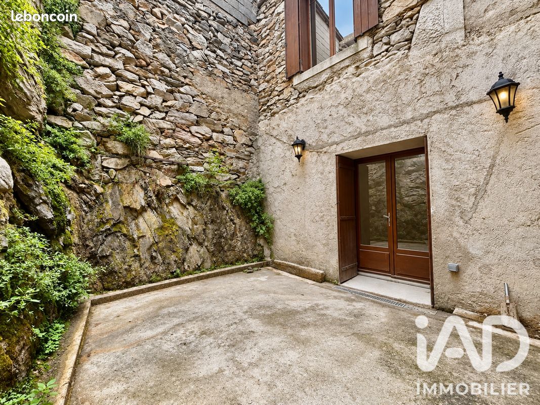 Maison 4 pièces 93 m² · à Riols · 93 m² · 90 000 €