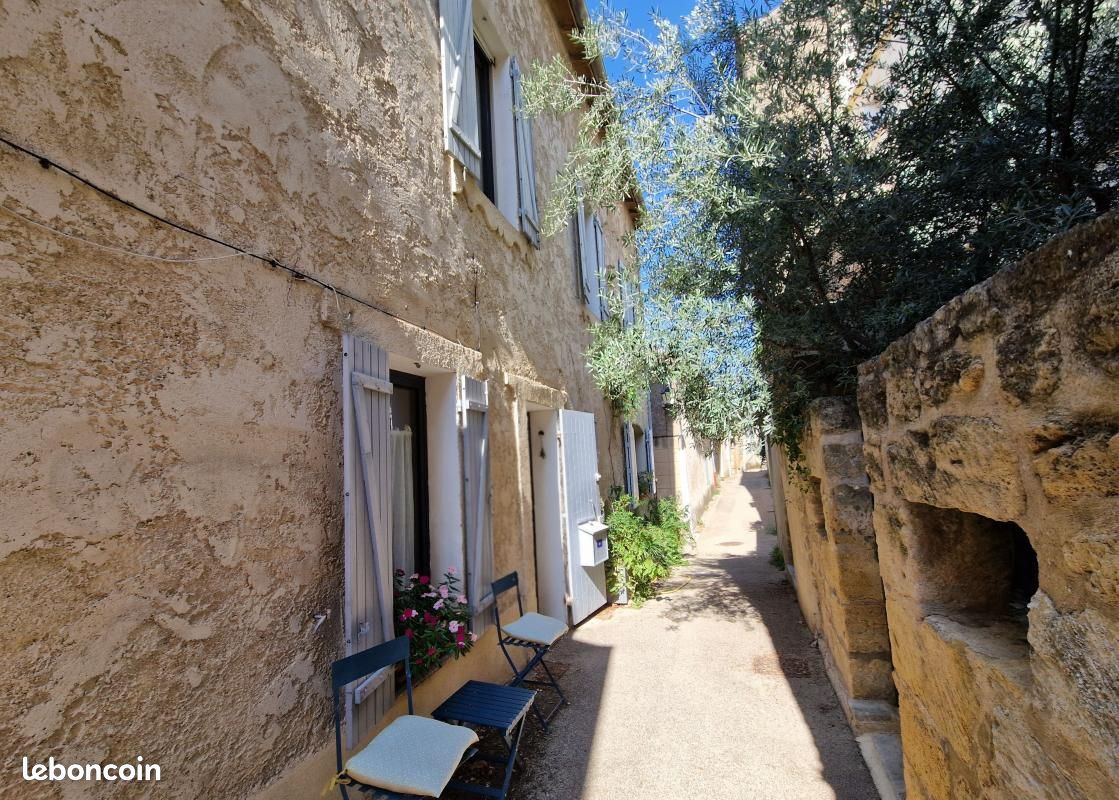 Maison 3 pièces 83 m² · à Ansouis · 83 m² · 298 000 €