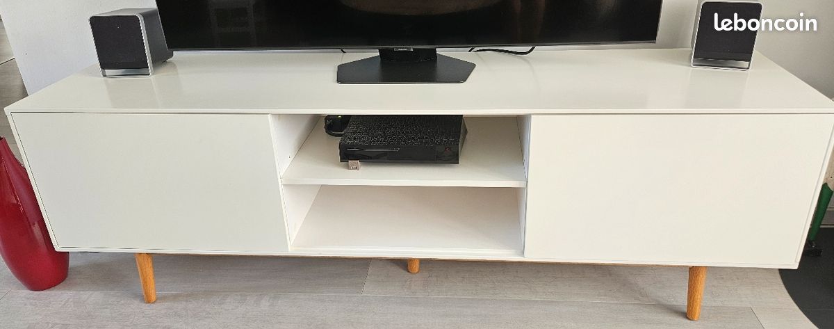 Meuble de télévision style scandinave (image 1)