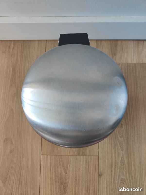 Poubelle inox (image 4)